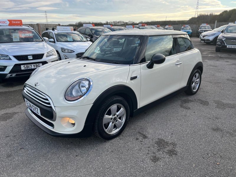 MINI HATCH