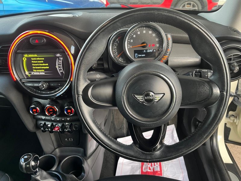 MINI HATCH