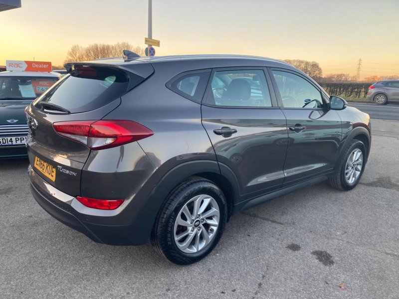 HYUNDAI TUCSON