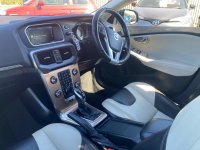 VOLVO V40 CROSS COUNTRY