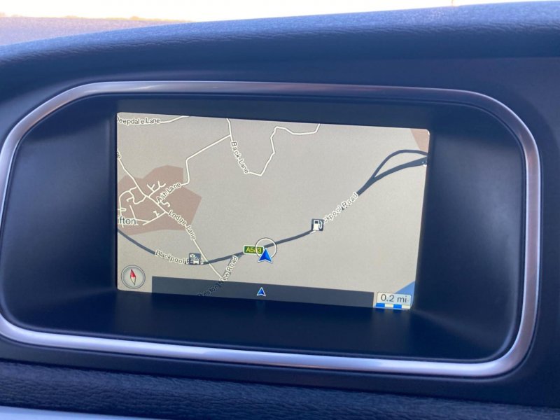 VOLVO V40 CROSS COUNTRY