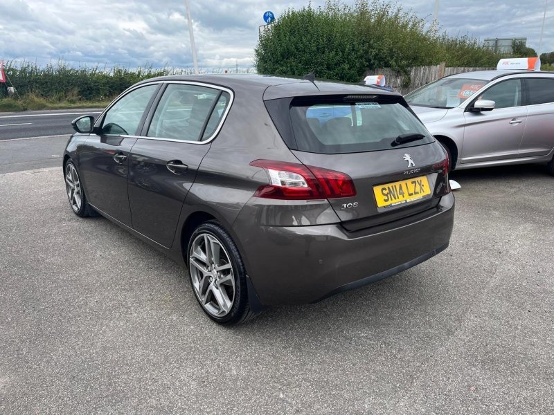 PEUGEOT 308